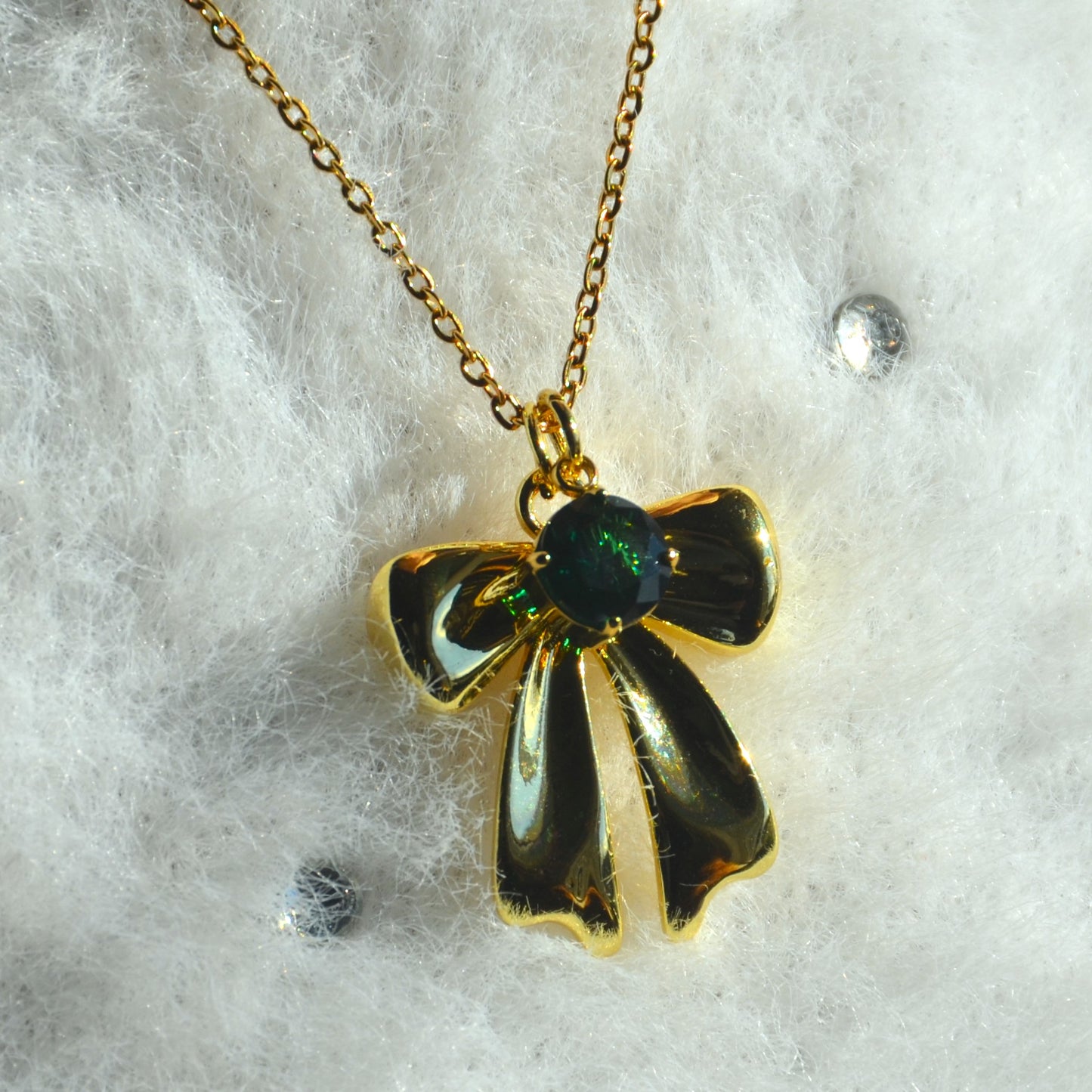 The Bow Necklace