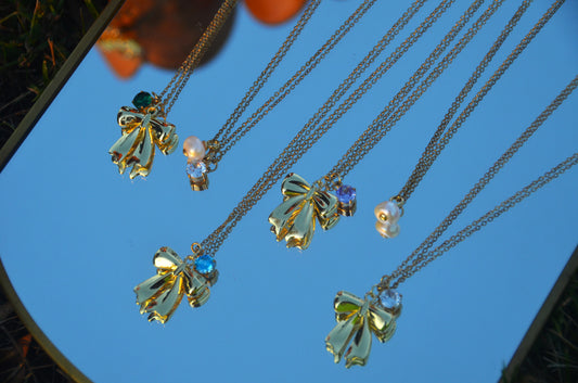 The Bow Necklace
